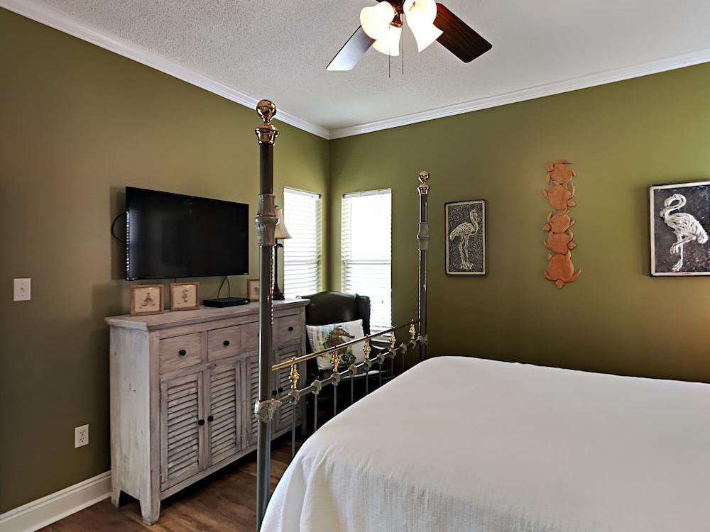 Turtle Creek #A by Southern Vacation Rentals