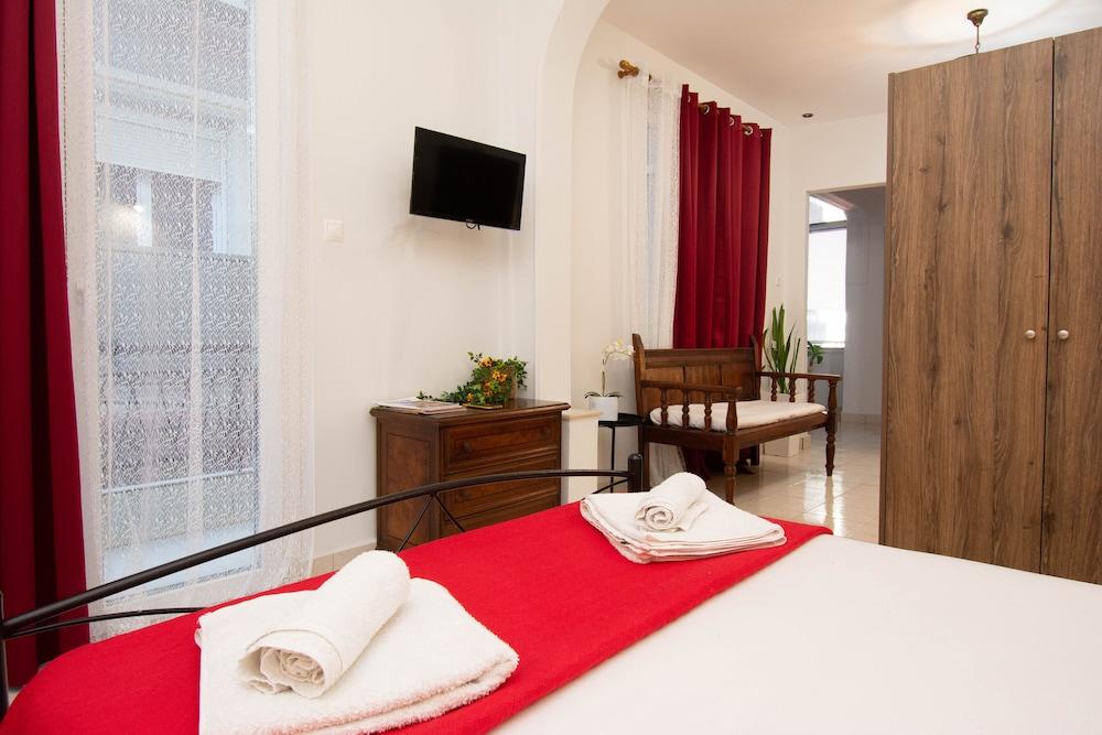 Athina Apartments