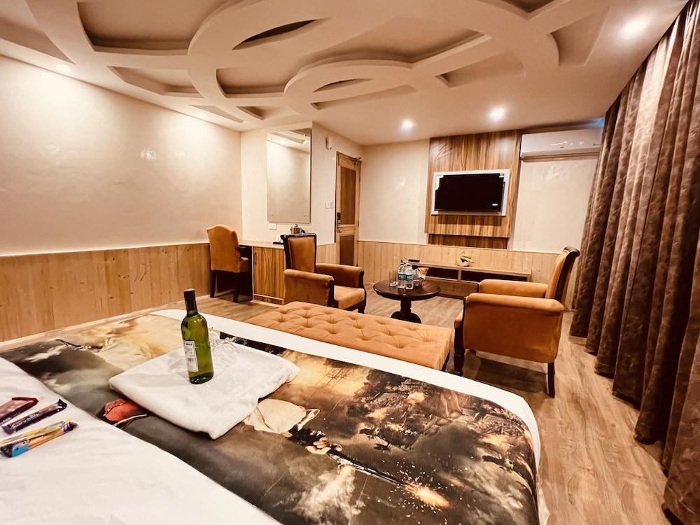 Hill River Resort By West Western