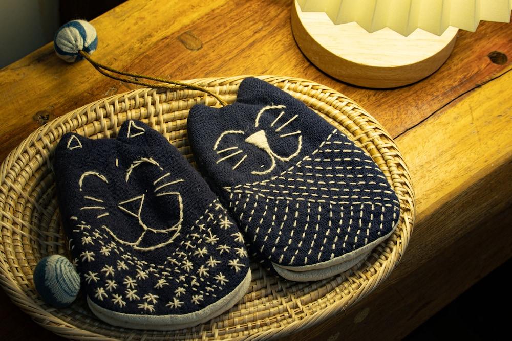 Croissant hotel and cafe