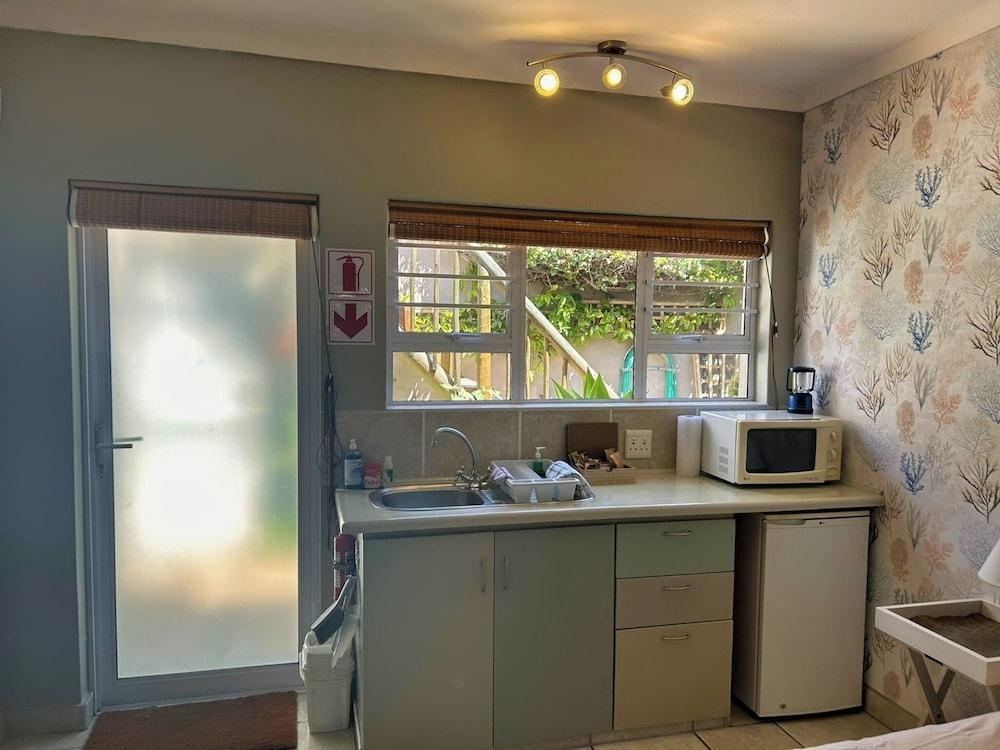 Room-cozy Crner, Home Away From Home, me