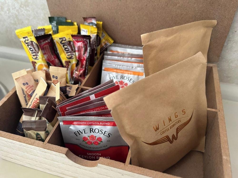 Room-cozy Crner, Home Away From Home, me