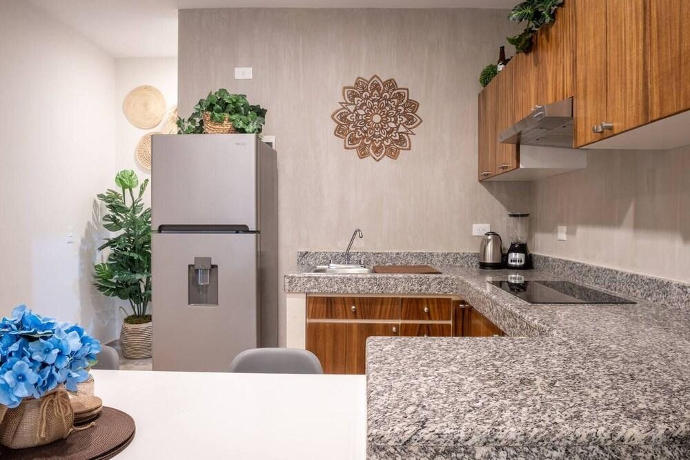 Amazing 1 Bedroom Apartment With Private Pool