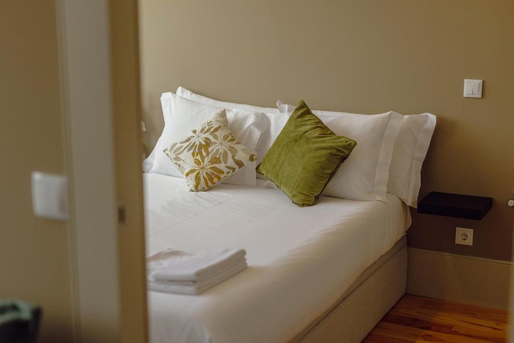 Legacy Oporto Design Apartment G by Vacationy