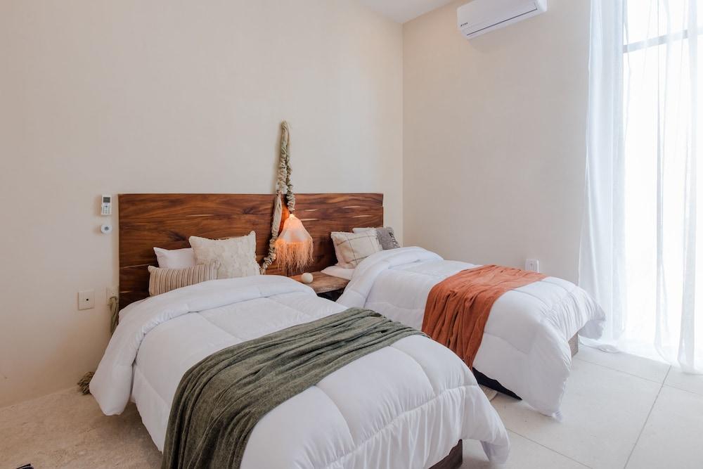 Manor B301 By Lockey