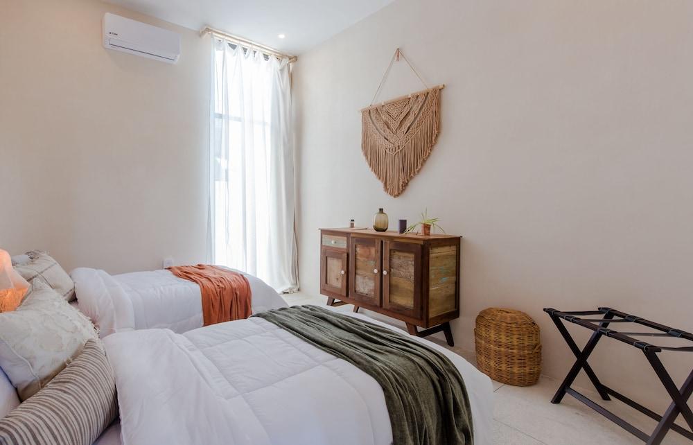 Manor B301 By Lockey