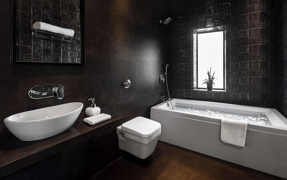 Arnna Hotel - Goregaon