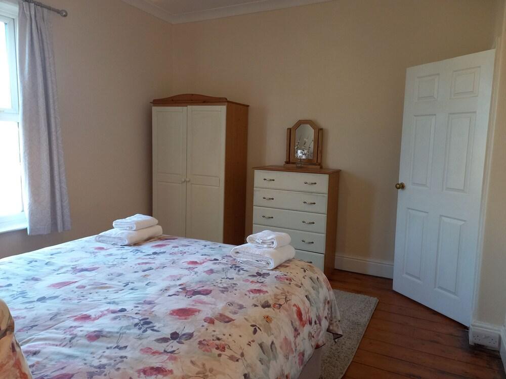 Charming 4-bed Victorian House in Retford