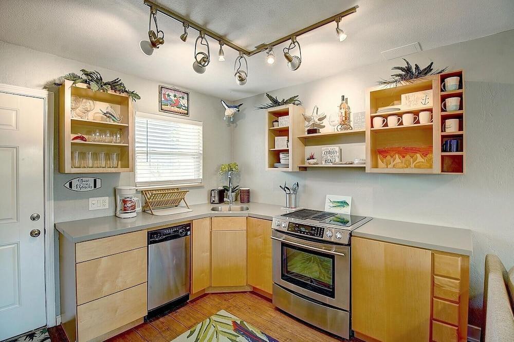 Bay Tree A3 Condo by Redawning