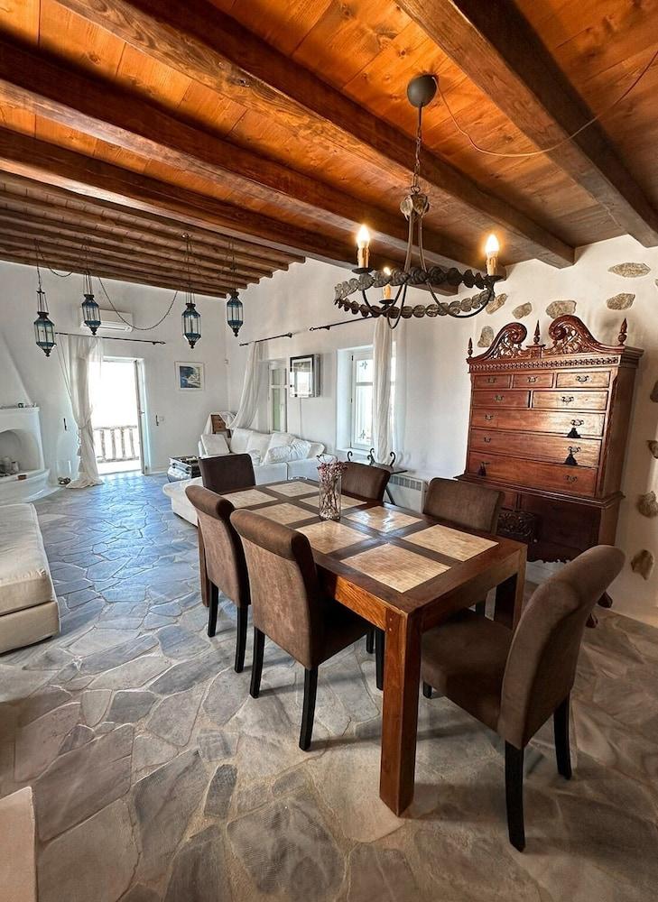 Villa Oikia Suites  Mykonos