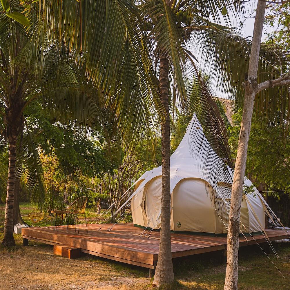 Marine Beach Club & Hotel By Tequendama