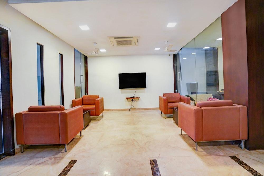 Fabhotel Raj Residency Iii