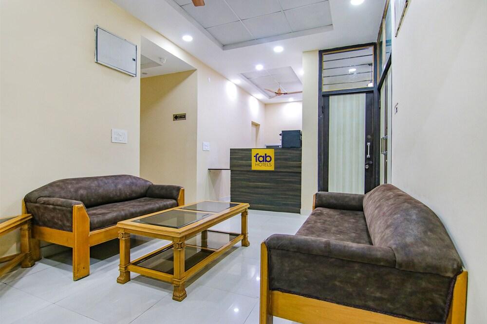 FabHotel Ashok Vihar