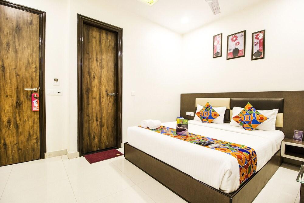 Fabhotel Rosewood Inn