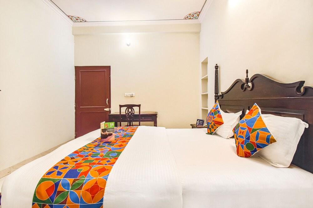 Fabhotel Sahib'S Nobel