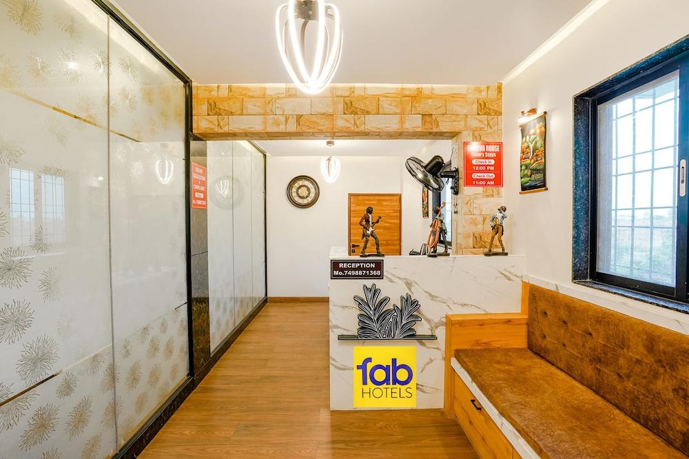 Fabhotel Viva House