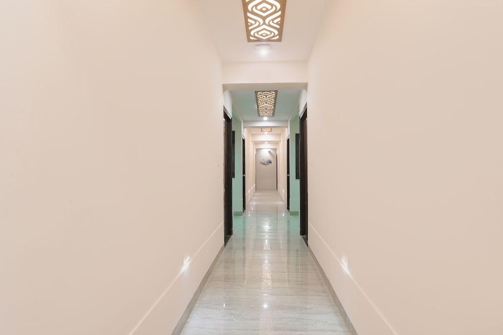 Fabhotel Silver Stone Inn