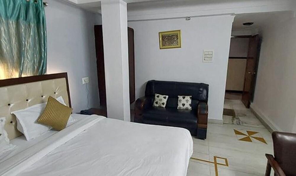 Fabhotel Prime Green View