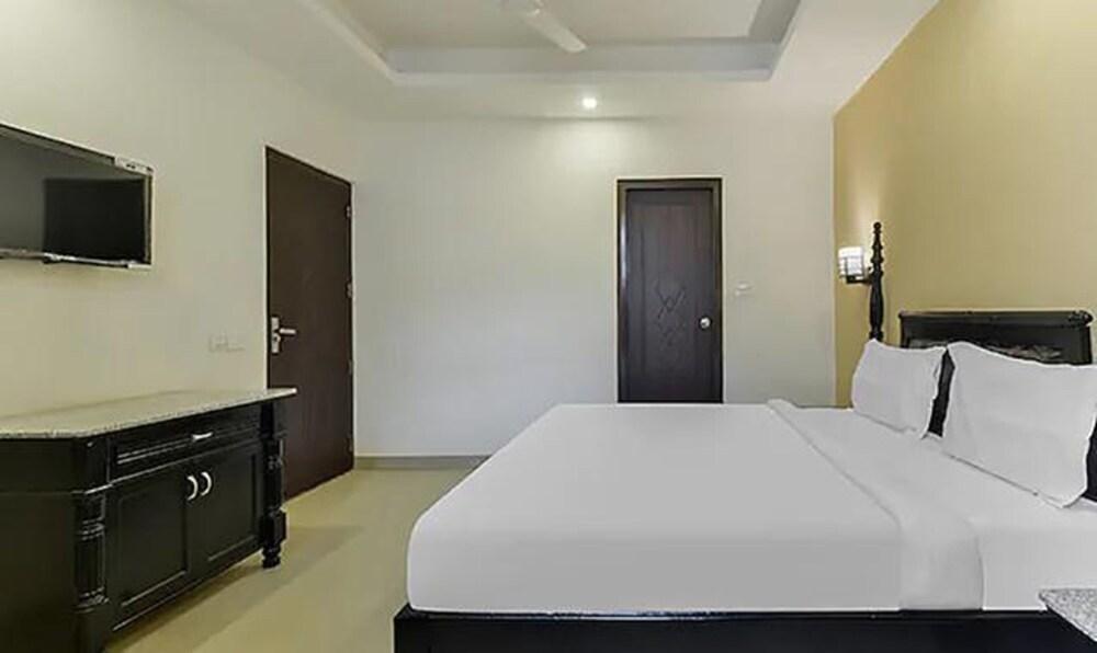 Fabhotel Garden Reach