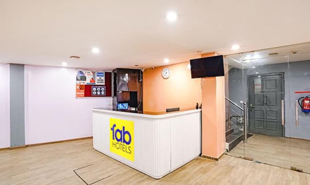 FabHotel Noida Grand