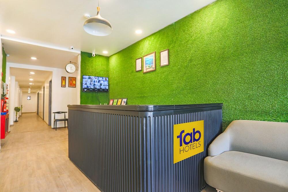 Fabexpress F9 Srinagar Garden