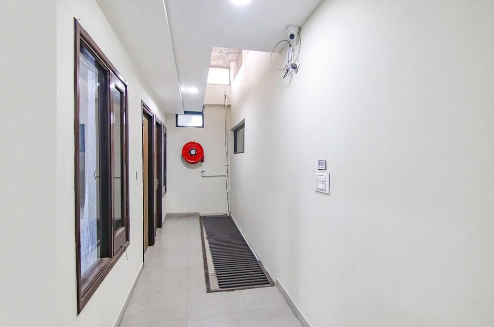 Fabhotel Golden Gate