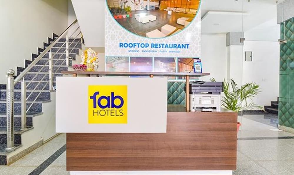 Fabhotel Cm Palace