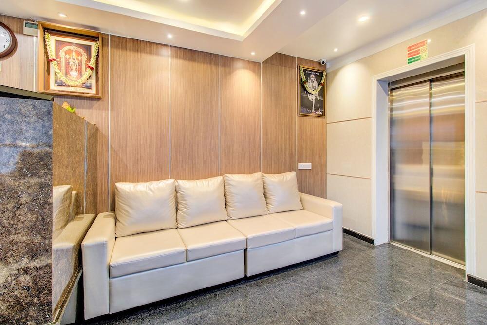 Fabhotel The Royal Suites