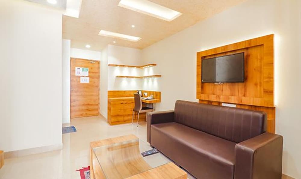 Fabhotel Holiday Grand