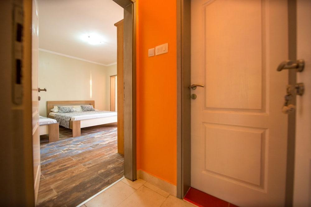 ACIKA apartments Rafailovici