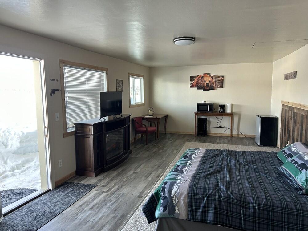 Gunsight Mountain Lodge