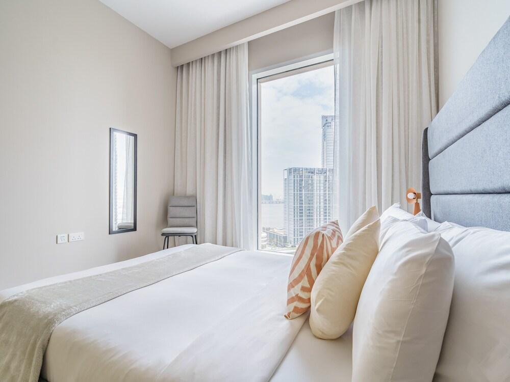 Monty - Fancy Apartment With Mesmerizing Canal Views