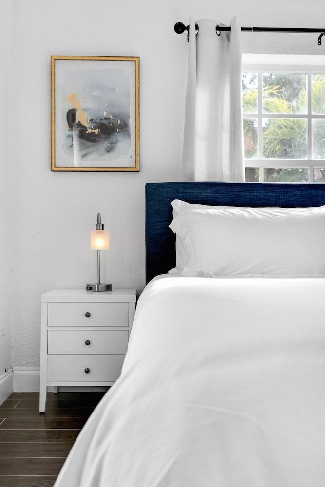 Casa Sofia 4 Bedroom Luxury Home & Pool