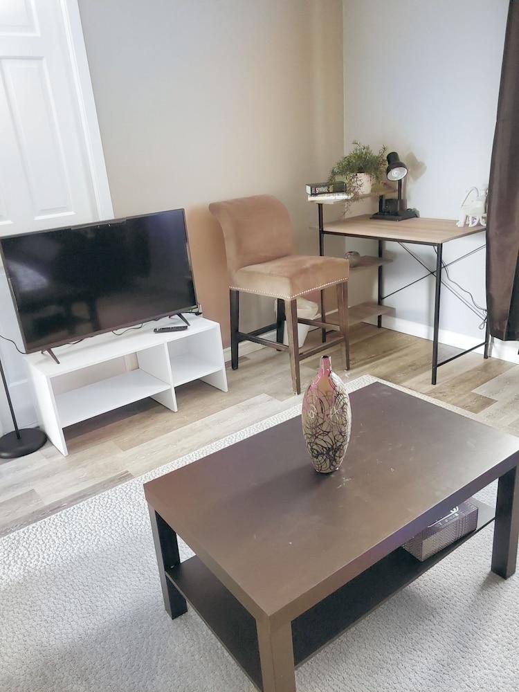 Colline-Single Room- Self Check-In