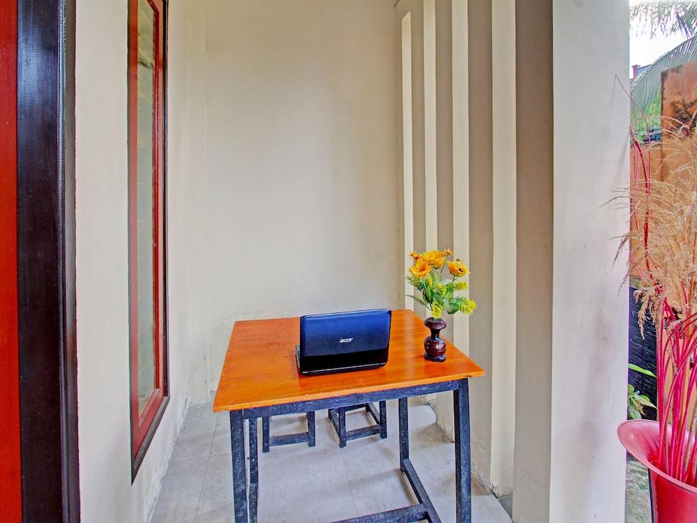 OYO 91845 V_ar House Near Pantai Tanjung Bias