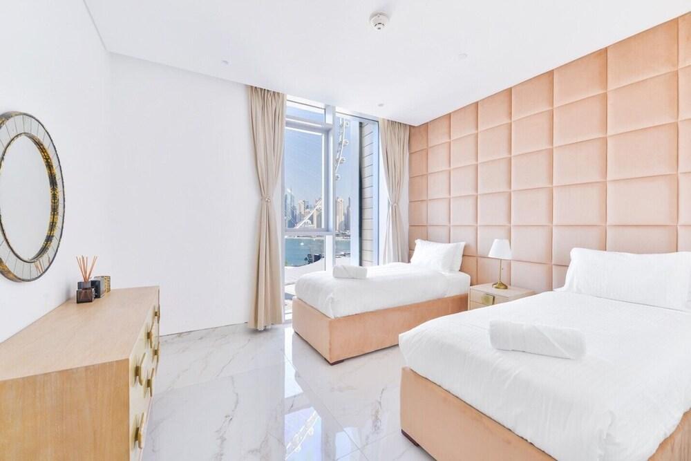 Modern & Comfy 2bed Condo in Bluewaters