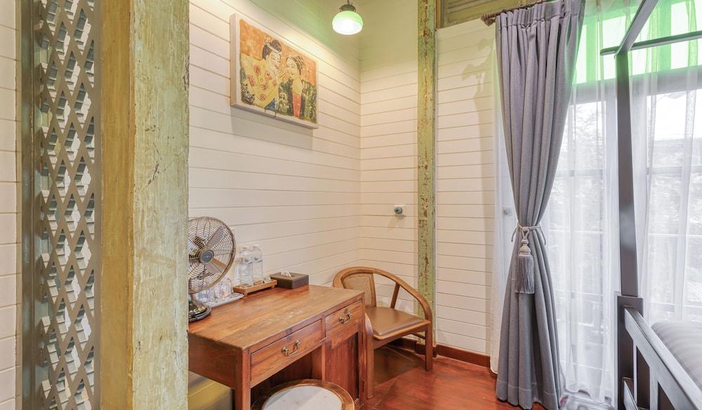 Priya Boutique House