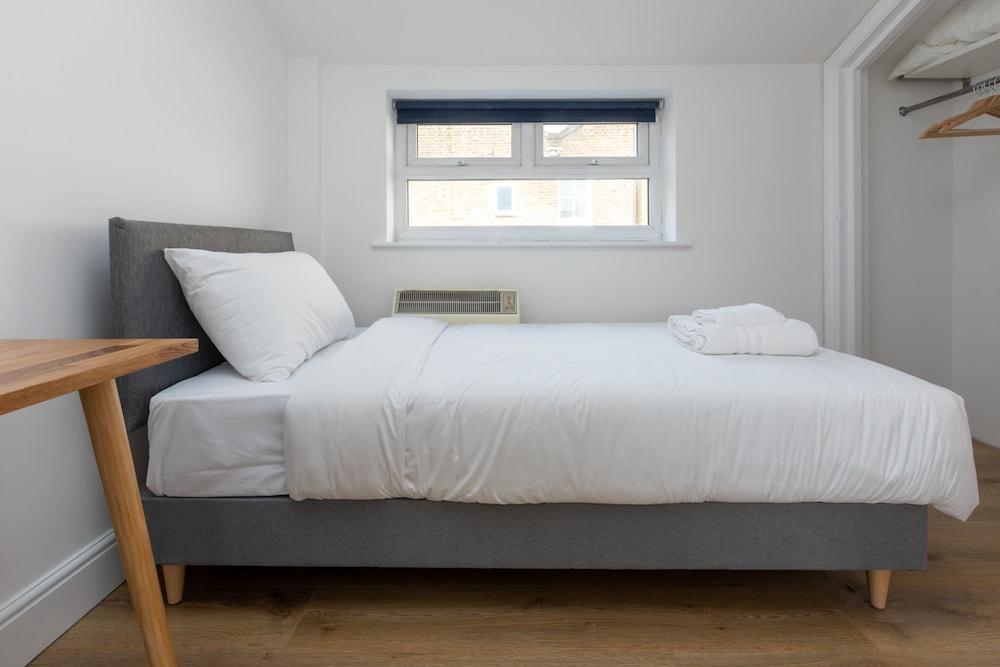 Spaciously Renovated 2BD Flat - Camden