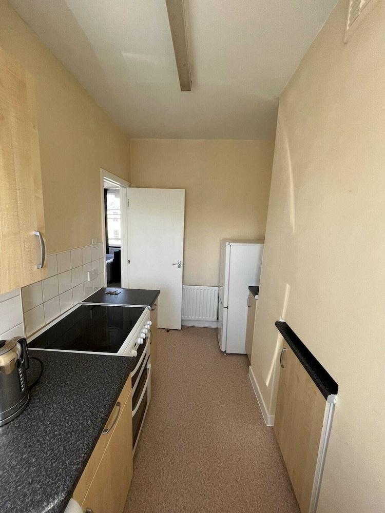 Lovely 1BD Flat With Large Windows - Highbury