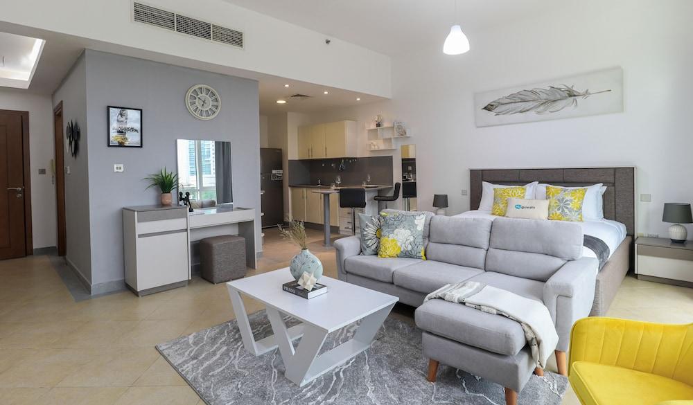 HiGuests - Madison Residency