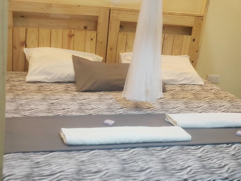 L&J modern backpackers Kigamboni