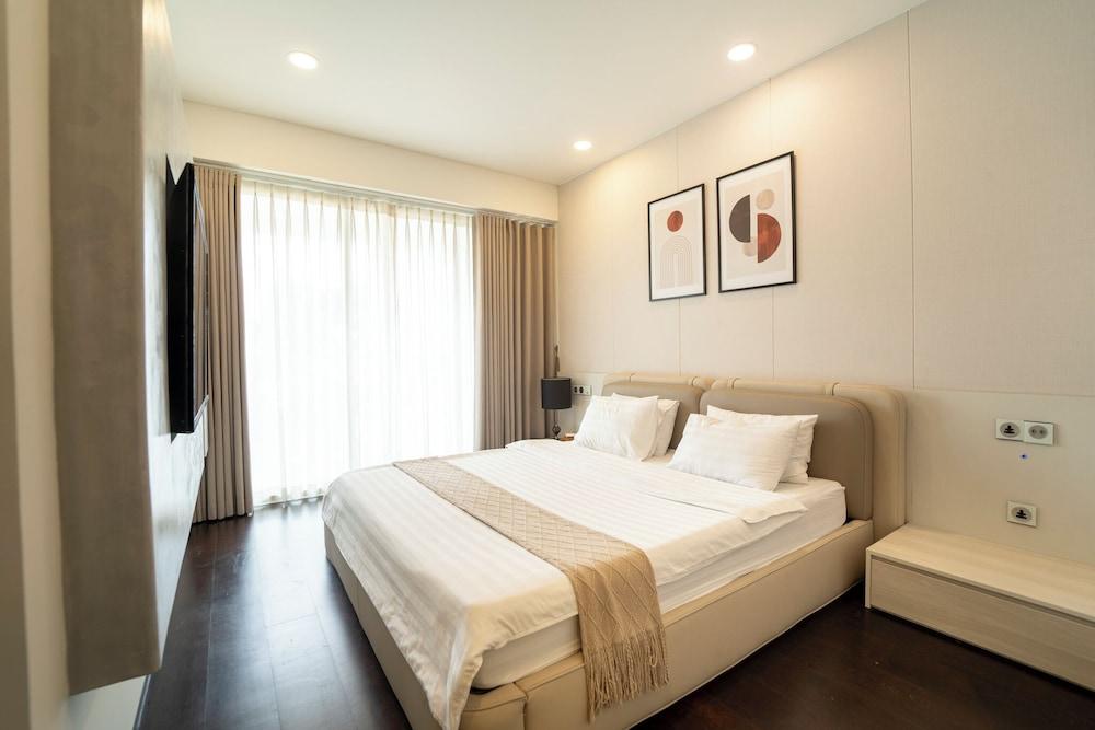 Serenity Luxury Private Pool Villas - Free One Way Airport Shuttle