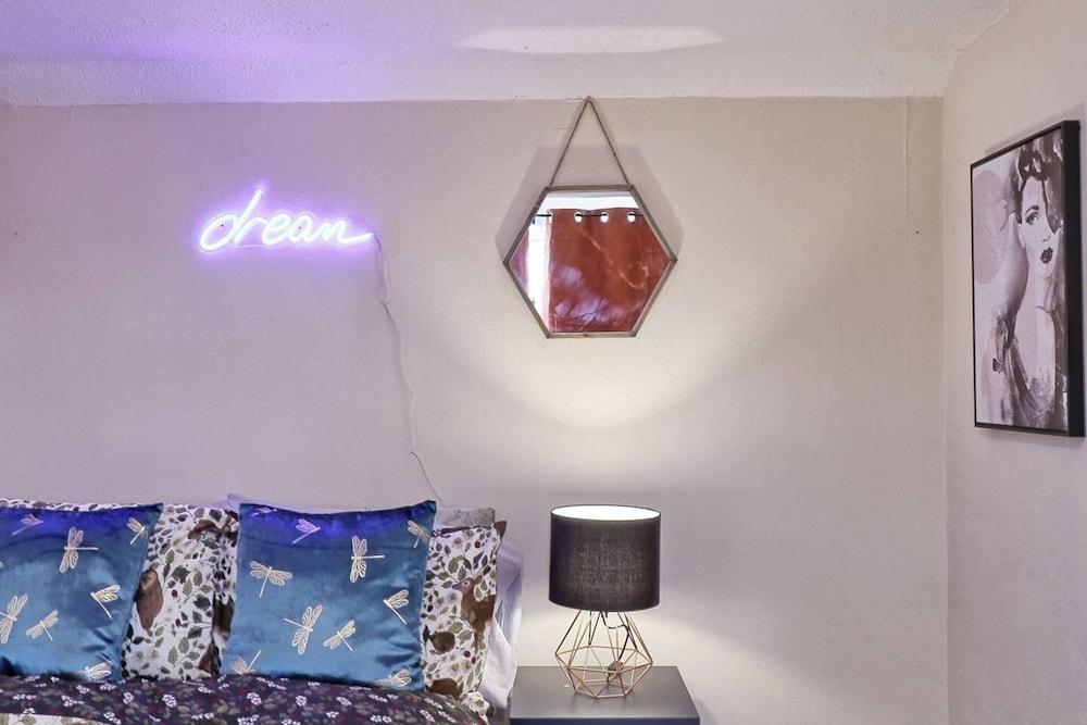 Big 3bed 2bath House Tropical Oasis Pet Friendly!