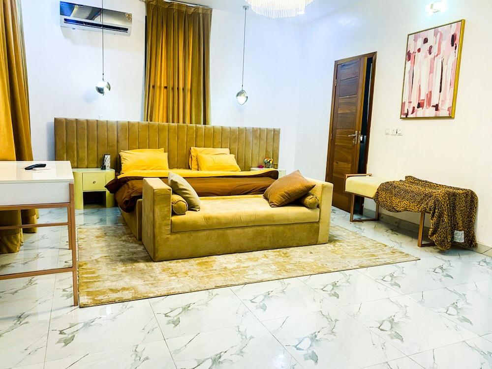 Impeccable 2-bed Apartment in Lekki With Snooker