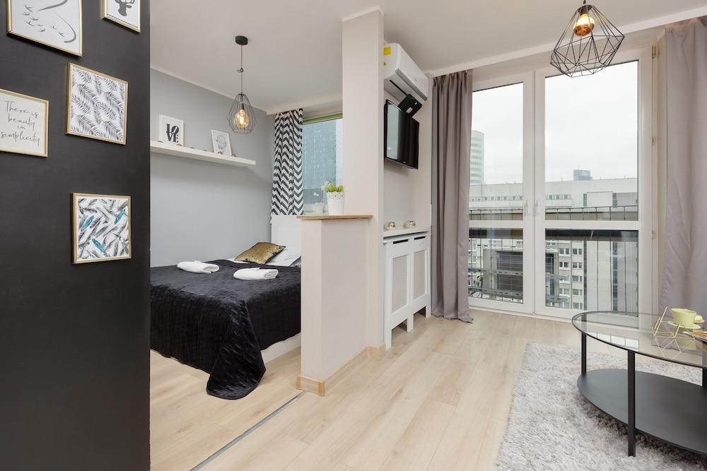Warsaw City Center Studios by Renters