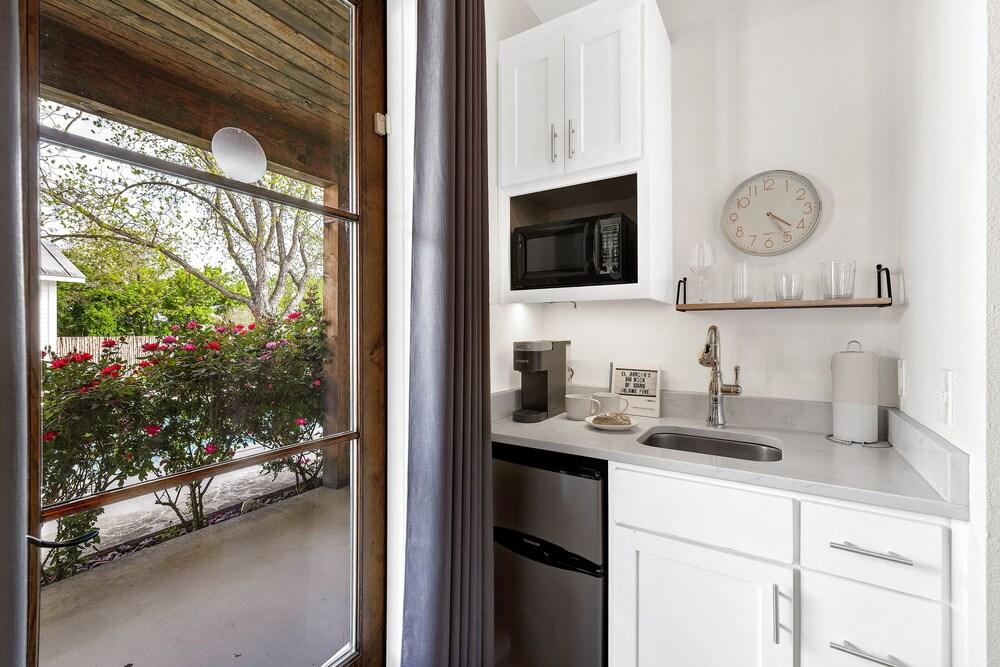 Schubert Inn Suite-b Pool Grill Walk to Main