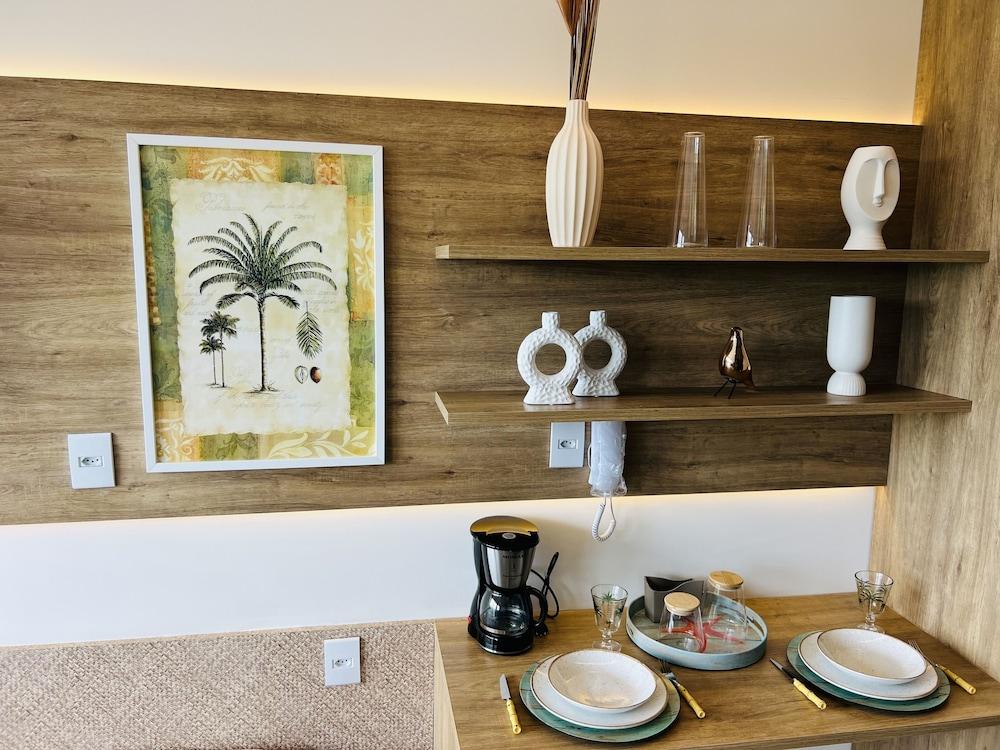 Mana & Makia Slin Muro Alto