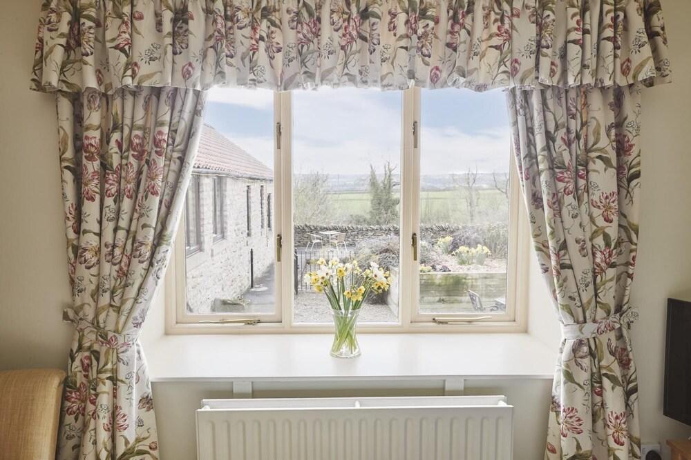 Host Stay Granary Cottage