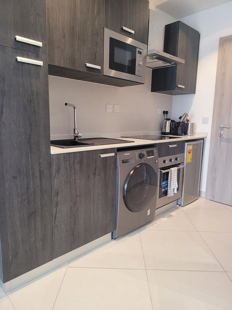 RT Properties @ The Lennox Airport.