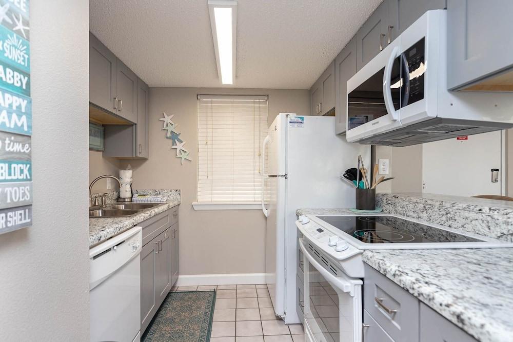 Gulf House 104 2 Bedroom Condo